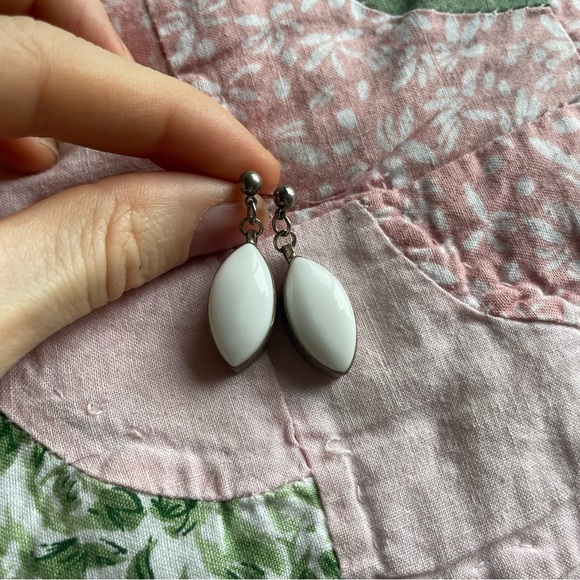 White Milk Stone Solid Leaf drop shape Post back Silver Earrings Boho Gypsy Chic - Picture 4 of 6